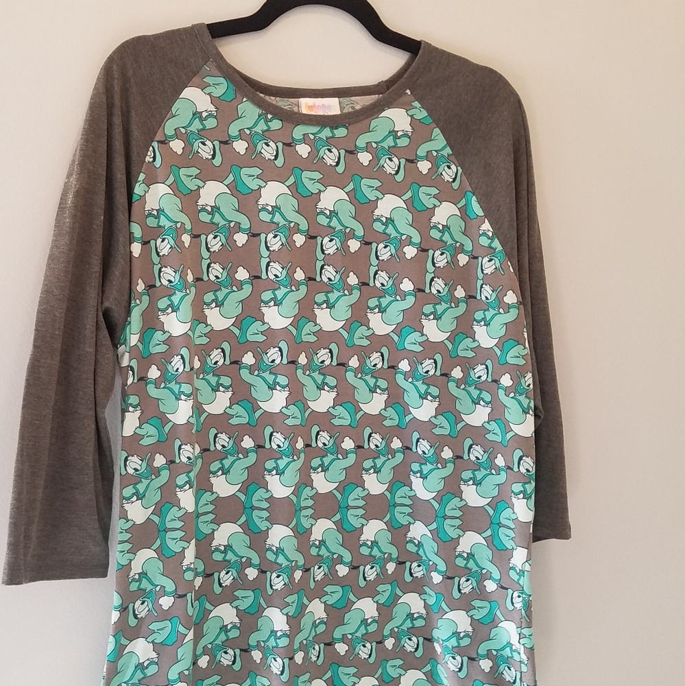 Large LuLaRoe Donald Duck 3/4 length sleeves
